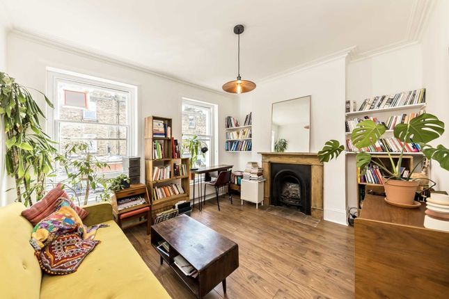 Flat for sale in Salcombe Road, London