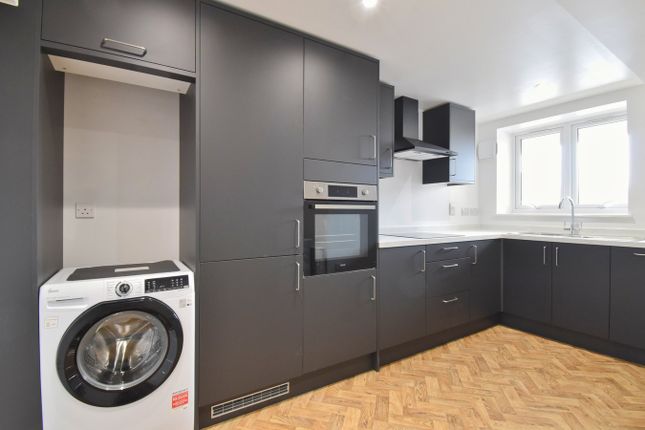 Flat 1, Araby Corner, Shepperton photo 3