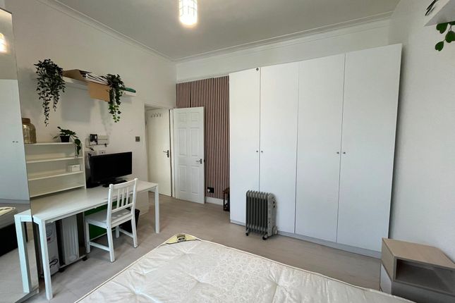 2 blakemore road, london photo 5
