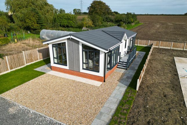 Thumbnail Mobile/park home for sale in Station Road, Blyton, Gainsborough