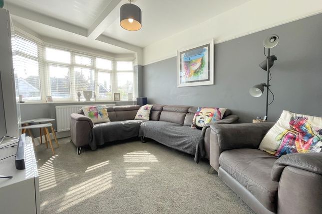 41, Merrilees Crescent, Clacton-On-Sea photo 3