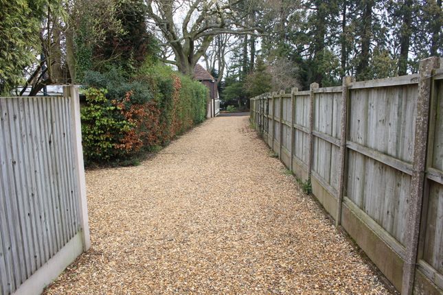 Property history - 229 Castlecroft Road, Finchfield, Wolverhampton WV3