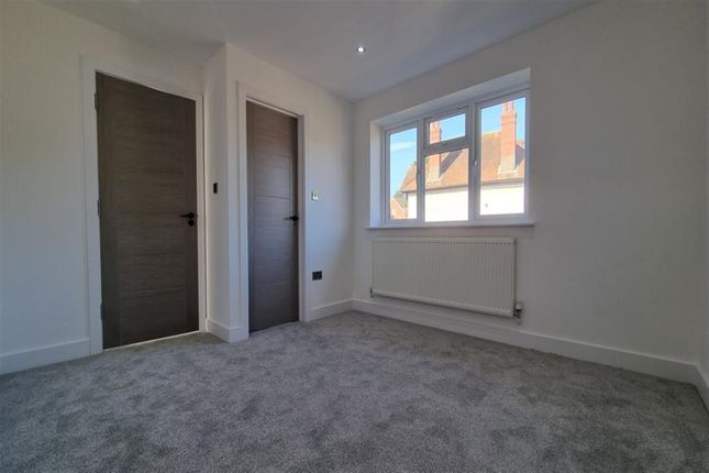 Property for sale in Old Bath Road, Calcot, Reading