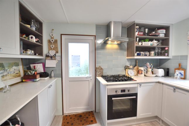 21, Rustic Glen, Grange Estate, Fleet photo 4