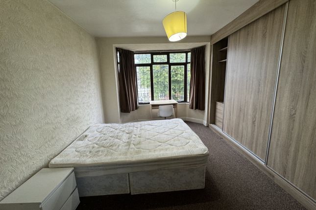 Becketts Park Drive, West Yorkshire photo 4