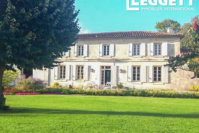 Thumbnail Villa for sale in Saint-Même-Les-Carrières, Charente, Nouvelle-Aquitaine