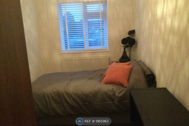 Room to rent in Ashmead Crescent Birstall, Leics