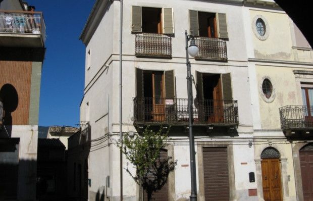 Thumbnail Town house for sale in Tocca Da Casauria, Pescara, Abruzzo