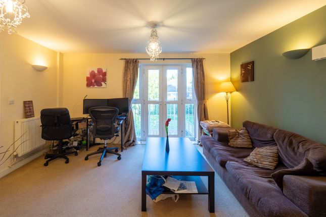 Snowfleck House - 1 Bedroom, 19 Periwood Crescent, London photo 2