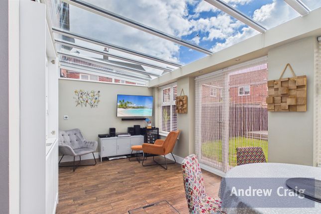 30 Lawrence Avenue, South Shields photo 4