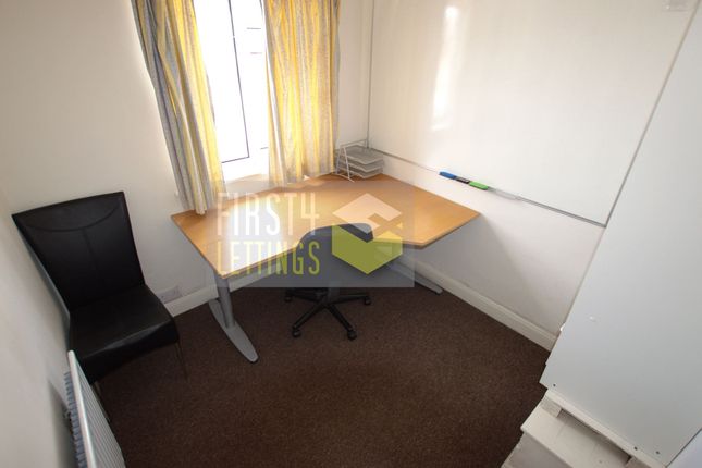 Gainsborough Road, Leicester photo 3