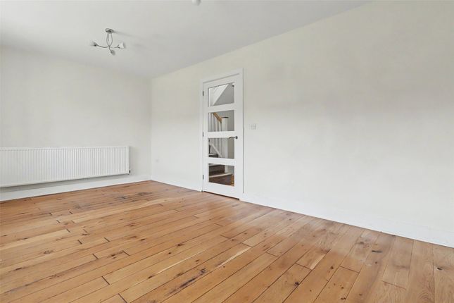 6, Higher Thorn Close, Devon photo 4