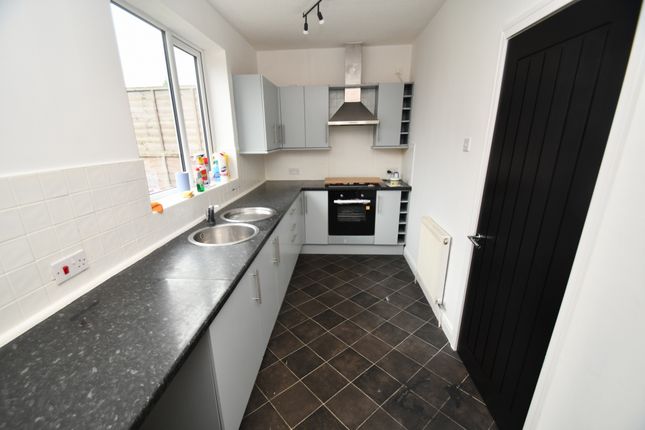 Springfield Road, Droylsden photo 3