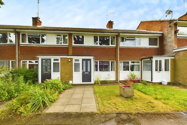 Thumbnail Terraced house for sale in Broome Close, Horsham