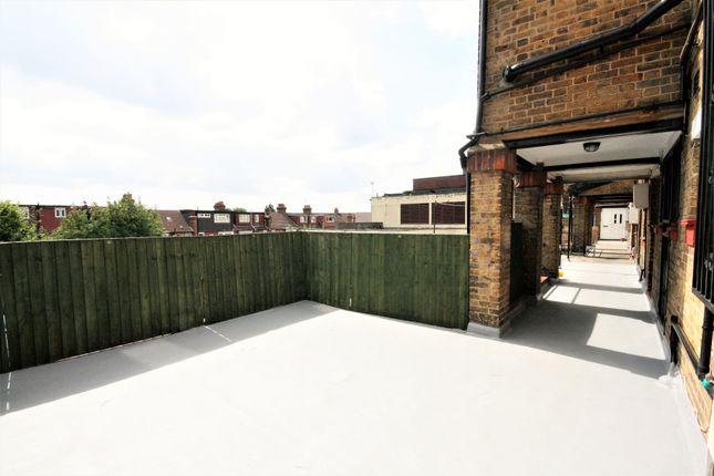 Green Lanes, Palmers Green photo 5