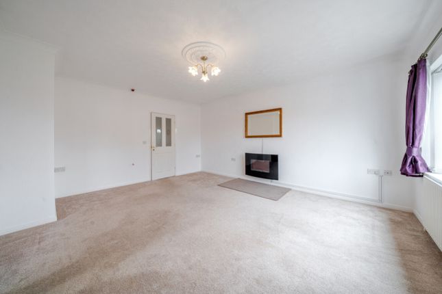 12, Briar Lane, Grimsby photo 3