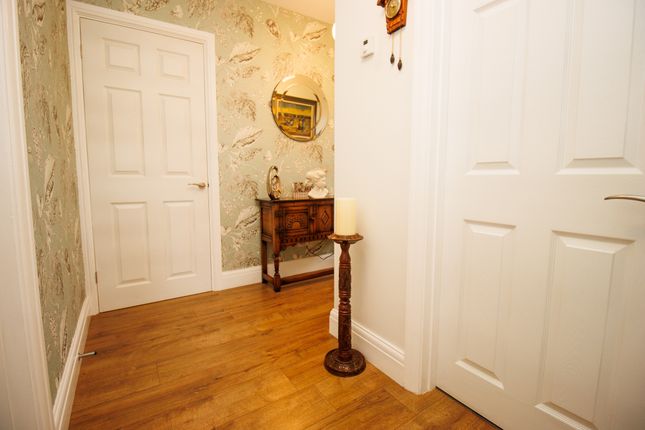 19, Lodge Gardens, Filey photo 3