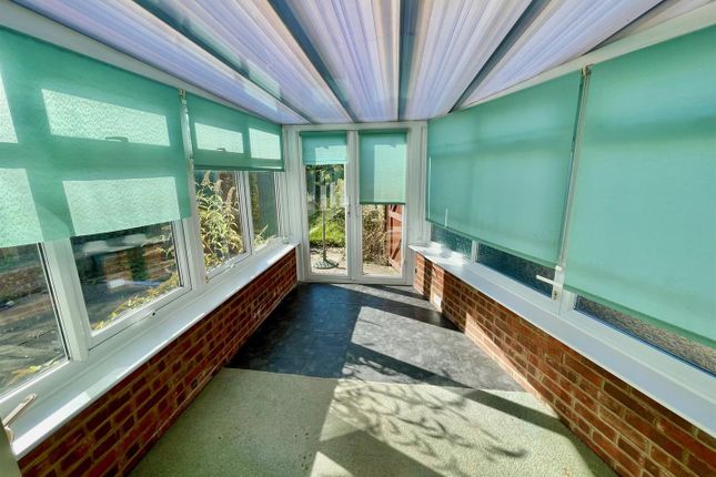 16, Sunnybank Road, Potters Bar photo 4