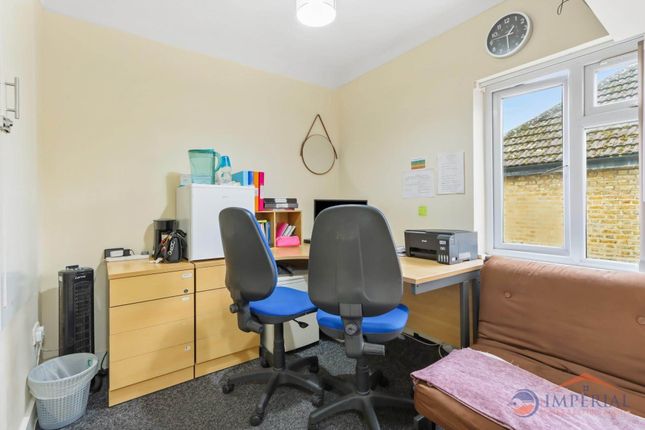 203, Coldharbour Lane, Hayes photo 3