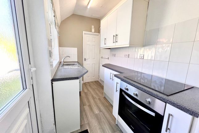 51, Queensgate, East Riding of Yorkshire photo 3