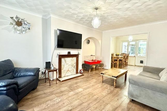 Thumbnail Terraced house for sale in Laurel Close, Ilford