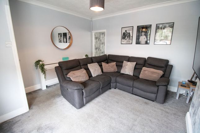 18, Ivy Grove, Bolton photo 4