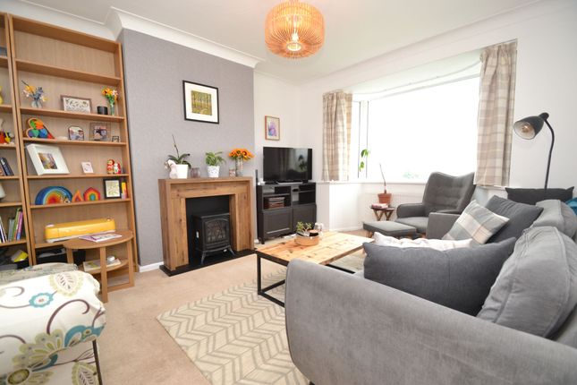 42 Harper Crescent, Idle photo 2
