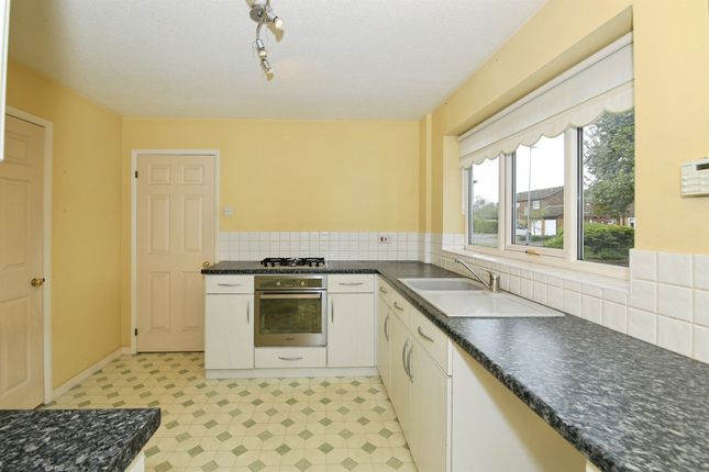 15, Earlswood, PETERBOROUGH photo 4