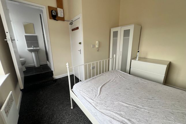 1 Room B, Portland Street , Walsall photo 3