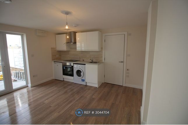 Flat, Old Dairy Lodge Waite Davies Road, London photo 4