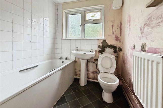 50, Viney Avenue, Hampshire photo 4