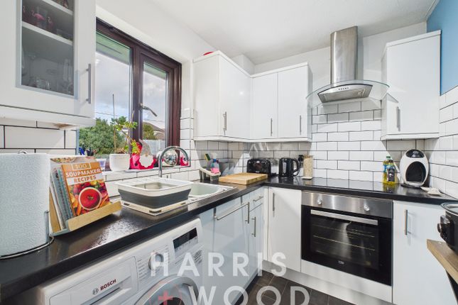 5 Heriot Way, Great Totham, Essex photo 3
