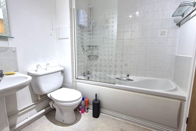 Flat 100, Malaig CoURT, Cromarty Road, Edgware photo 5