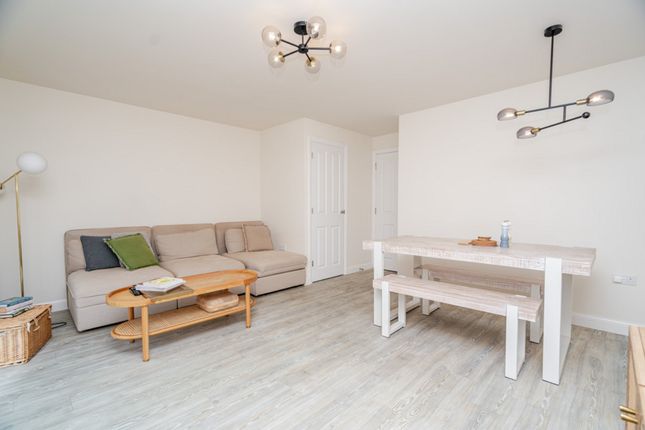 7, Farr Meadow, Milton Keynes photo 3