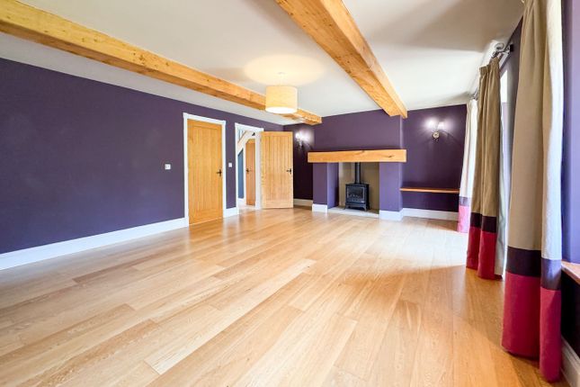 5 Moorfield Farm, Bradshaw Road, Holmfirth photo 3