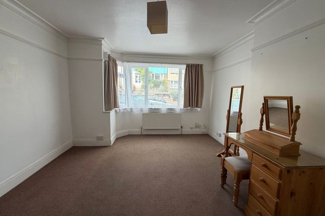 22, Briavels Grove, Bristol photo 4