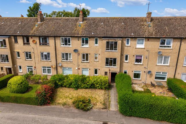 94A, Kemnay Gardens, Dundee photo 2