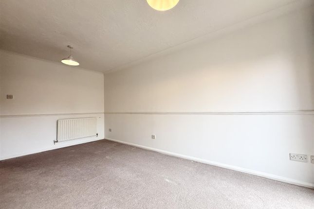 5, Albacore Avenue, Southampton photo 4