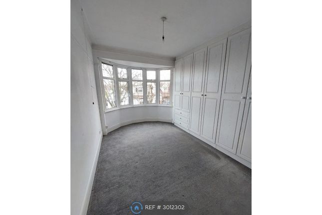 Woodfield Park Drive, Leigh-On-Sea photo 5