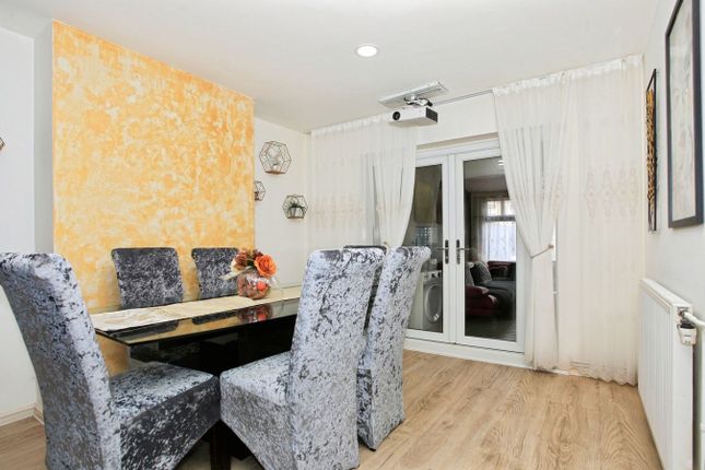 4, Briar Way, Peterborough photo 4