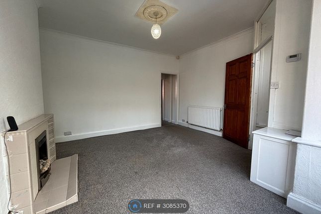 Oldham photo 5