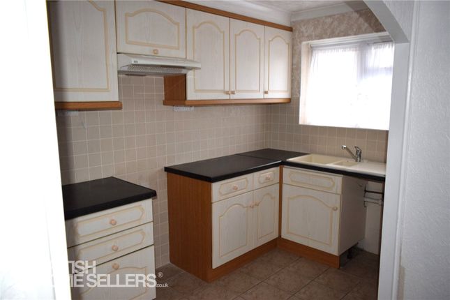 Flat for sale in St. Marys Close, Tebworth, Leighton Buzzard, Bedfordshire