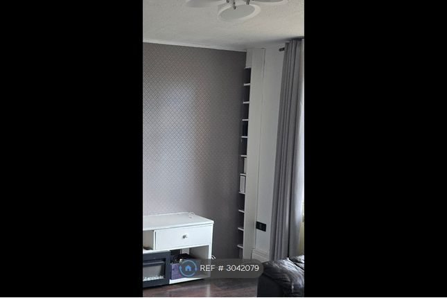 Flat, Silbury House Sydenham Hill, London photo 3