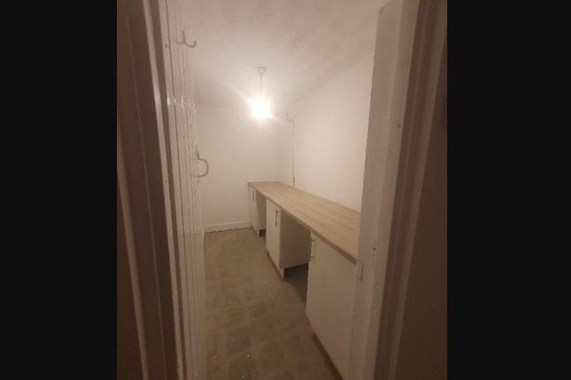 Utility Room.Jpg