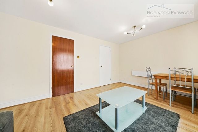4, Ainslie Court Vicarsbridge Close Middlesex, Alperton photo 4