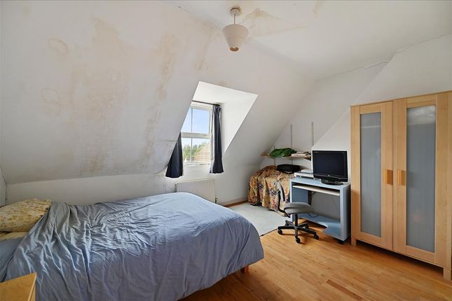 97c, Acton Lane, London photo 4