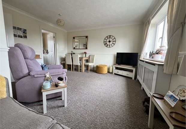 Flat to rent in Ash Way, Colchester, Essex.
