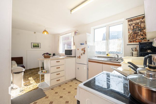 14 Bardsley Close, Bolton photo 4