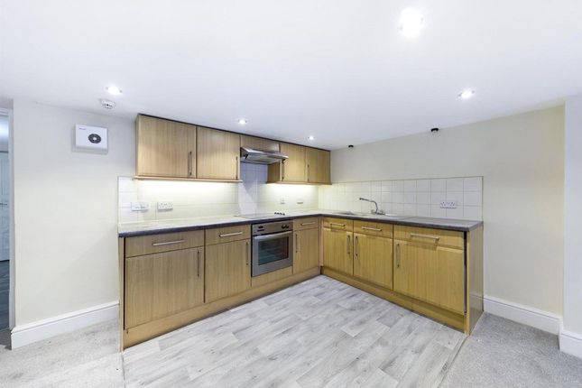 1, Queens Hotel Apartments, Pontefract photo 4