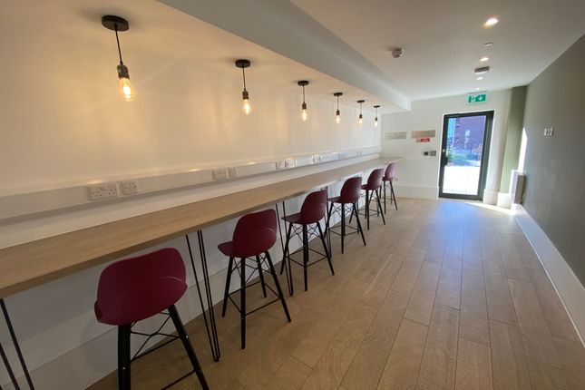 Apt 507, Liverpool photo 3
